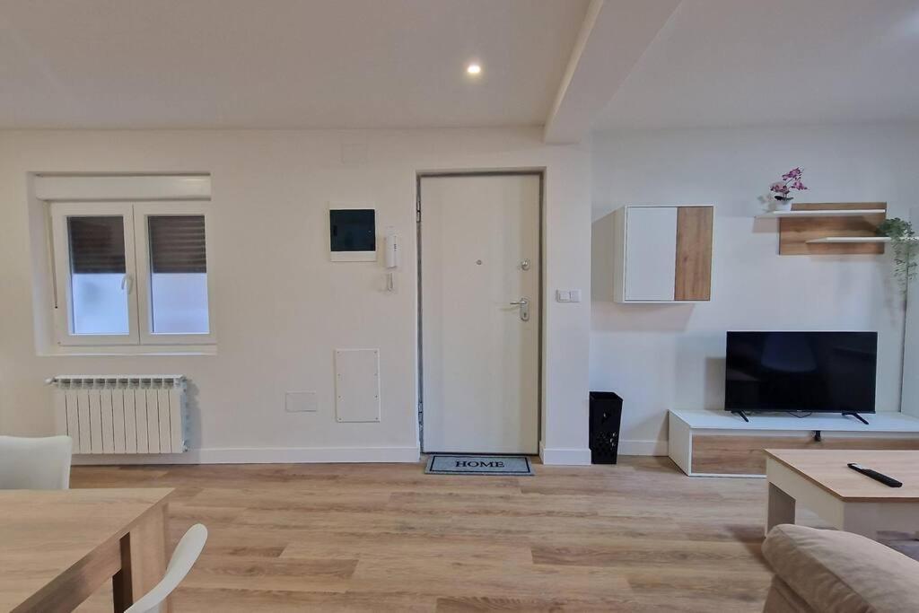 Apartamento Aires De Tineo Oviedo Exterior photo